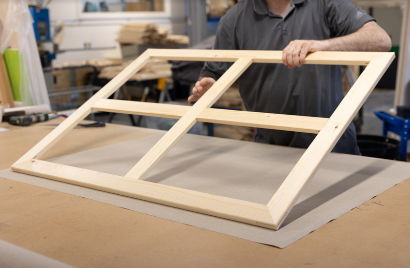 Assembling a stretcher frame how to guide