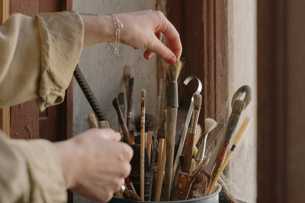 How To Choose the Right Artist Paintbrush